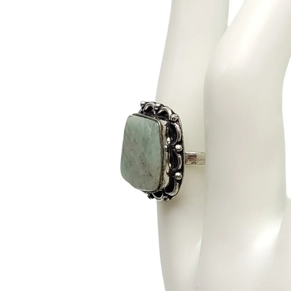Light Green Tourmaline Polished Silver Plated Vintage Ring Size 8.25 - Picture 3 of 6